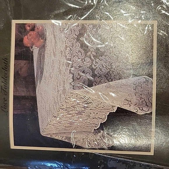 QUAKER LACE VALUE PACK Lace Cloth and Solid Red 58x78 Oblong VINTAGE New in Pack - Picture 2 of 6